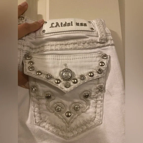 L.A. Idol Women's low rise capri white jeans in size 27 - Picture 2 of 3